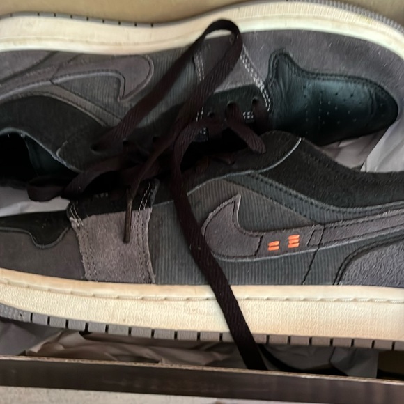 Jordan 1 low inside out size 7.5 - Picture 6 of 6